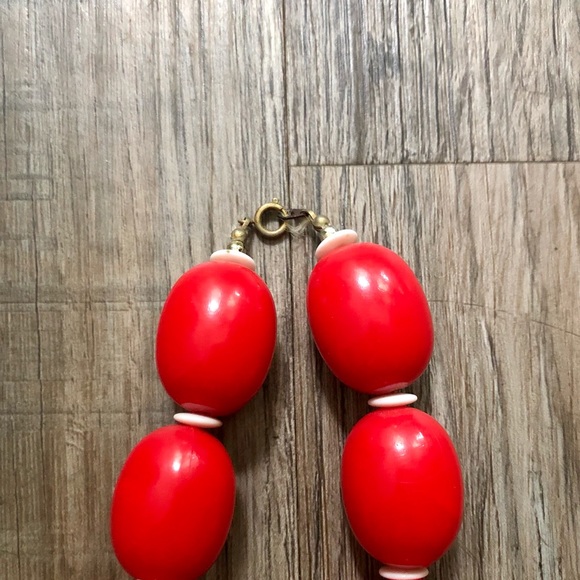 Vintage Red Chunky Beaded Necklace - Picture 6 of 6